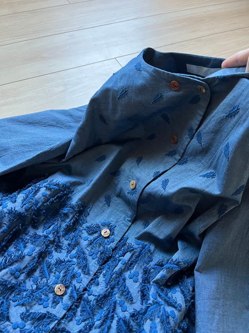 オシャレ　オススメ　ワンピース　シャツワンピース　刺繍　模様　個性