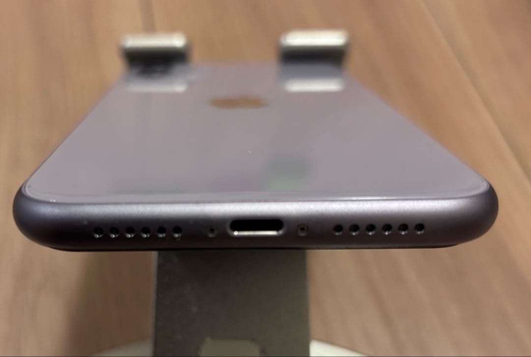 Apple iPhone 11 64GBパープル SIMフリー 本体美品