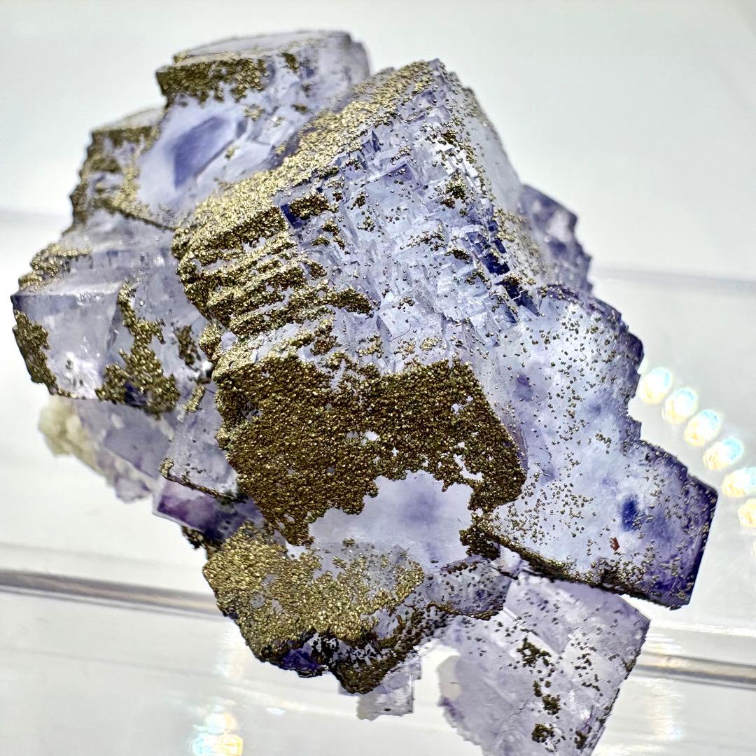 566 中国　ヤオガンシャン産　フローライト&パイライト