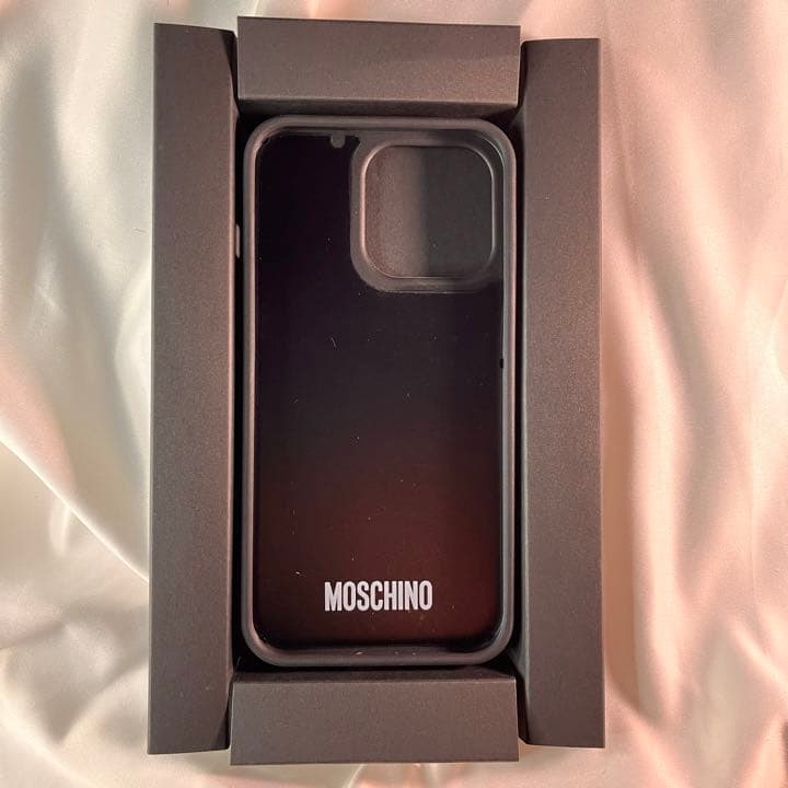 MOSCHINO (モスキーノ) iPhone13/13Proケース
