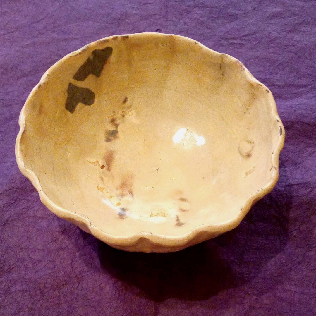 信楽焼　粉引輪花8寸鉢