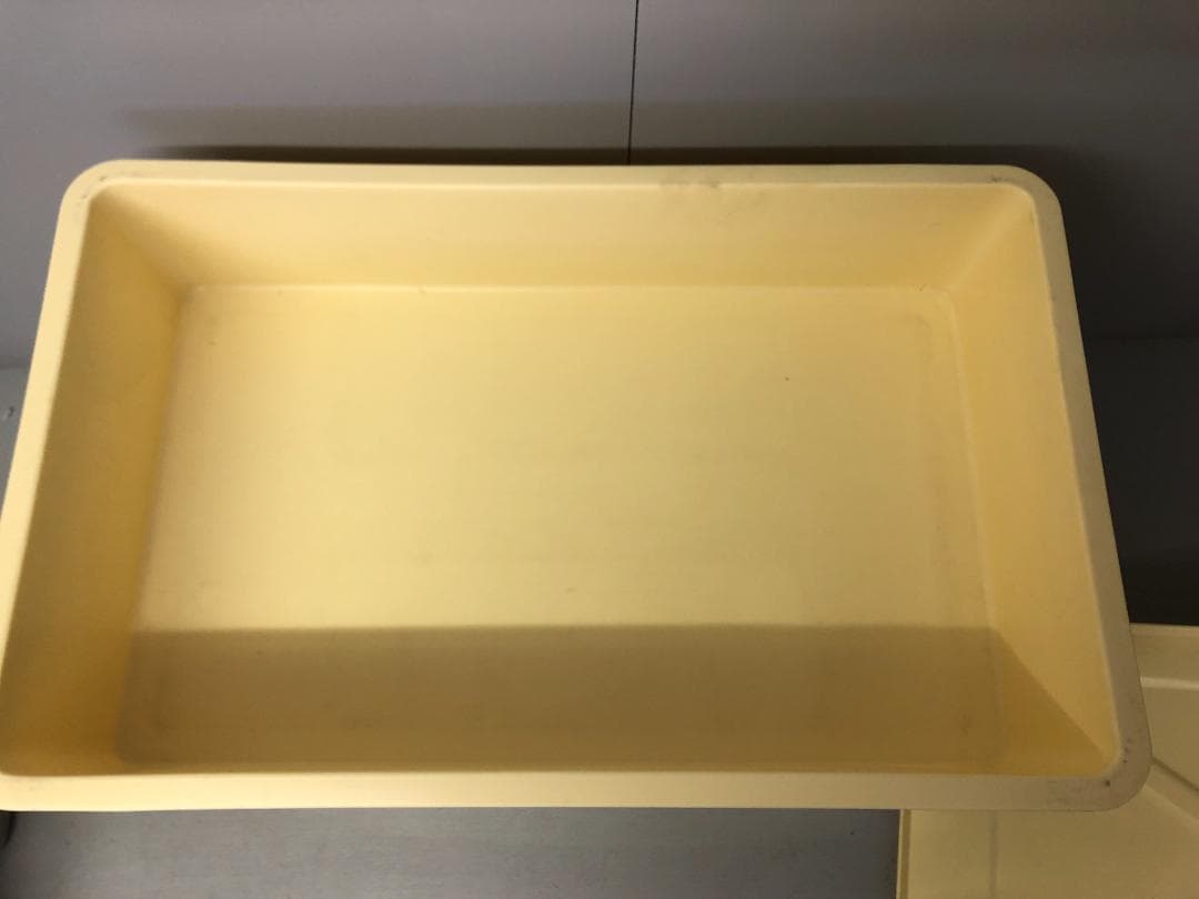 よーまる３個　セキスイ　食品用コンテナ　ＰＬ－１４７　クリーム　蓋1つ