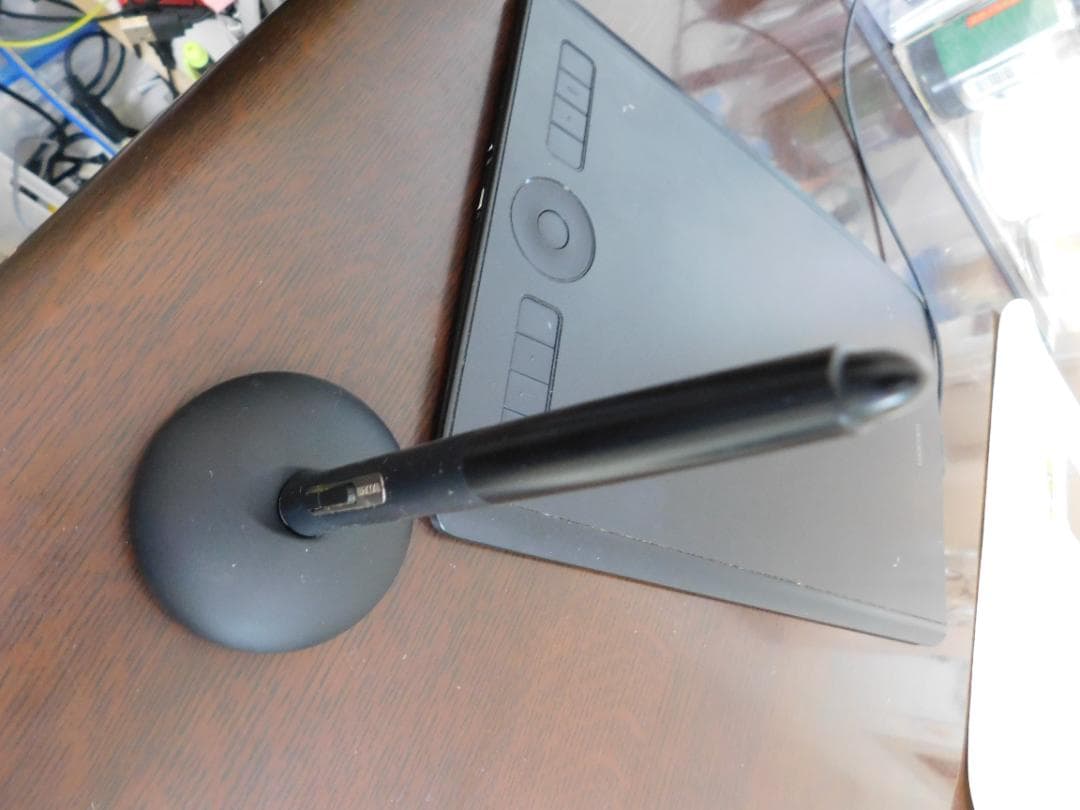 Intuos Pro Medium PTH-660/K0、 Pro Pen 2