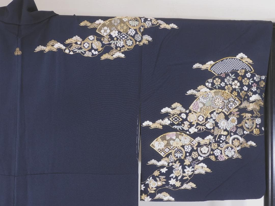 正絹・豪華な宝尽くし刺繍入り訪問着・一ツ紋・共八掛