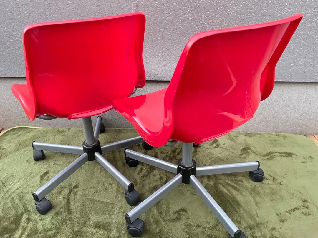 【廃番】2脚セット　IKEA 回転チェア SNILLE スニレ レッド　赤