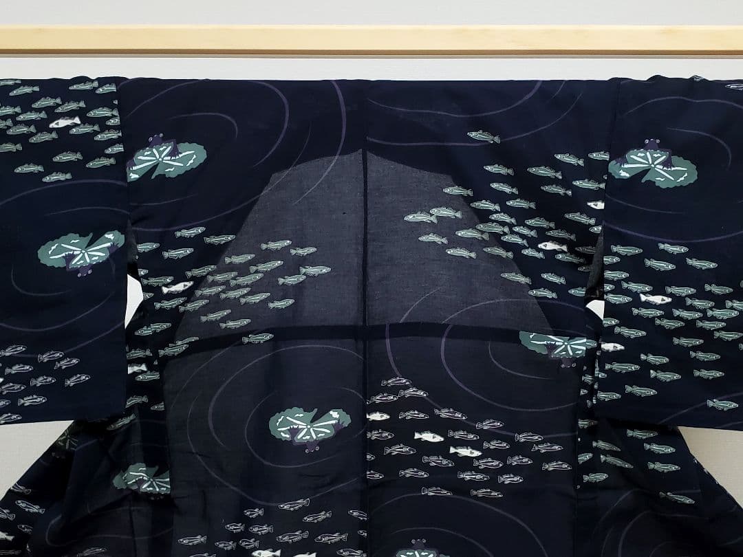 A 浴衣 かえると魚模様 水面 紺色 綿 夏物 着物