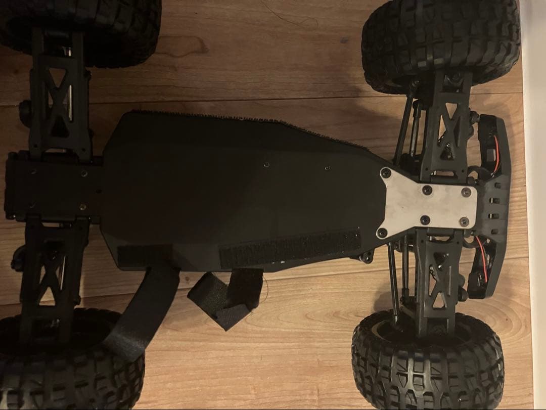 DEERC 200E ラジコン　オフロード　防水加工付き