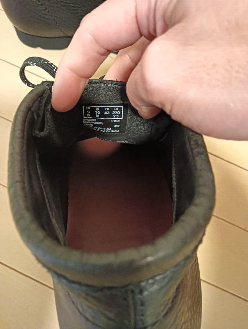 CLARKS ORIGINALS ブラックレザーブーツ