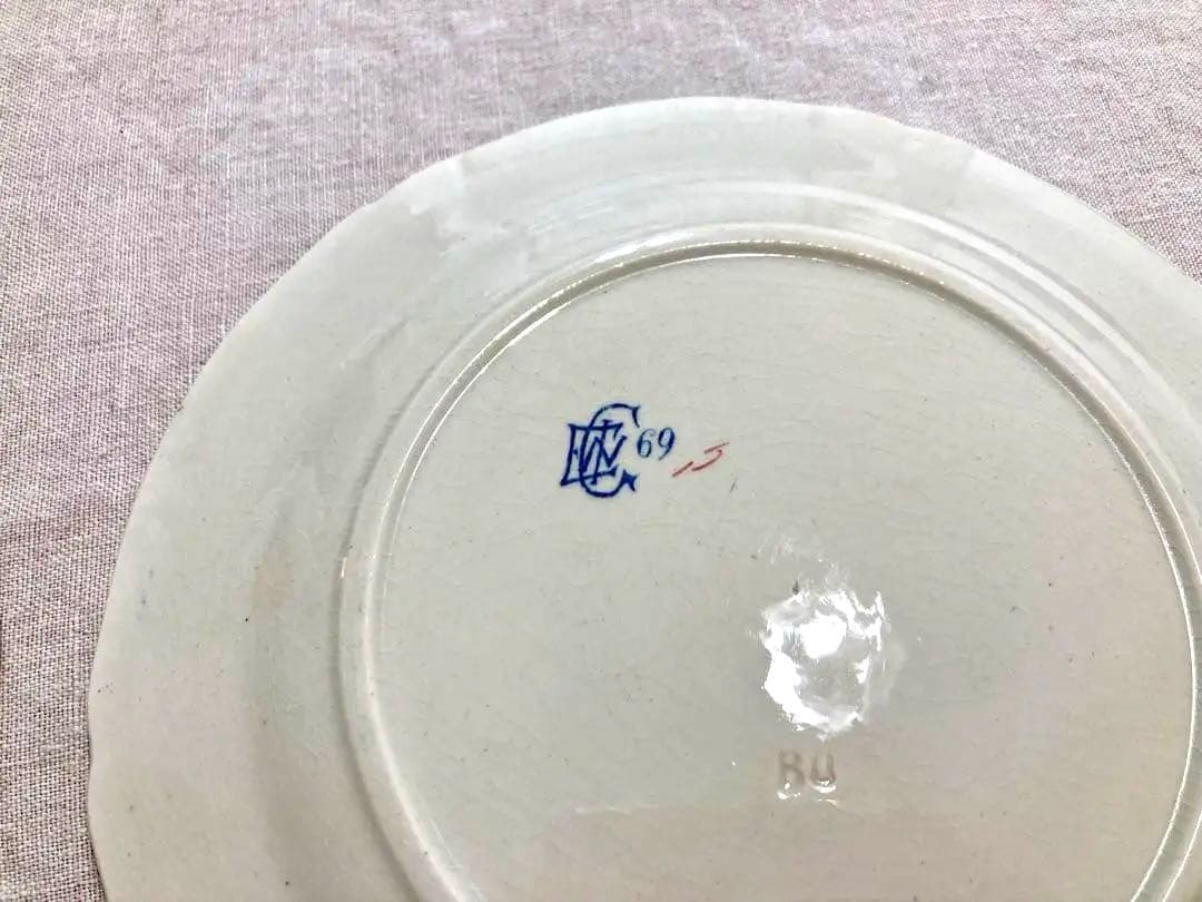 GIENジアン　花柄装飾の陶磁器皿 2枚セット　フランスアンティーク