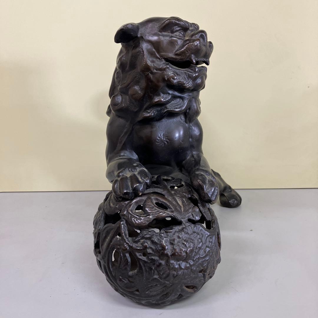 E-4 玉乗り 獅子 置物 銅製 鉄製 狛犬 シーサー 香炉 玉 透かし彫り