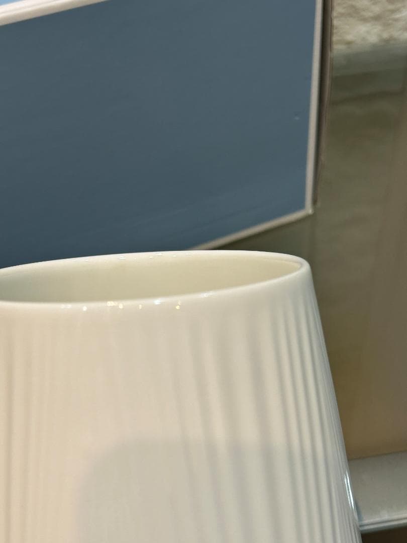  ウエッジウッド ホワイトフォリア ベース 花瓶 30cm