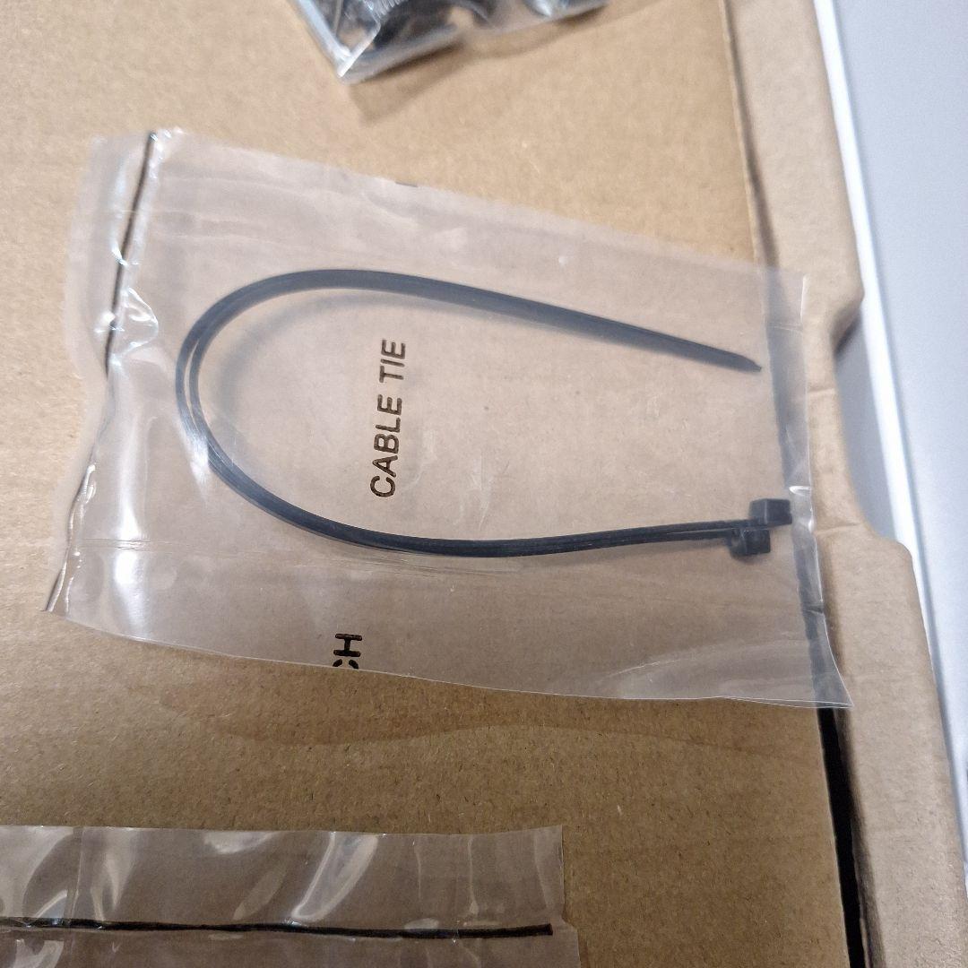 エルゴトロン　ホワイト モニターアーム 取り付けネジ付き