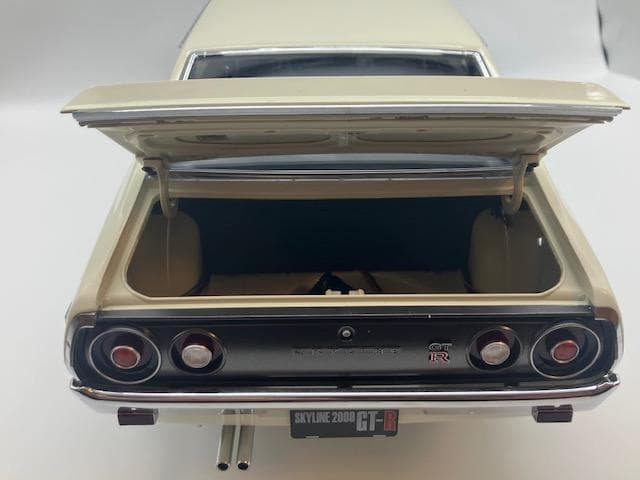 デアゴスティーニ　スカイライン2000GT-R【KPGC110 】ケンメリ完成品