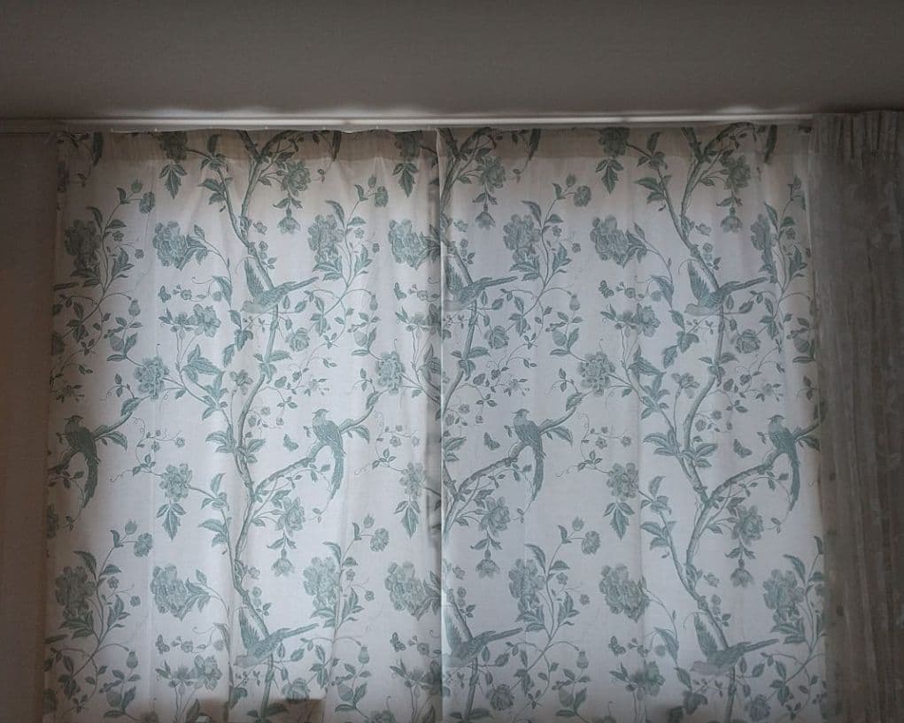 ローラアシュレイサマーパレスダックエッグカーテン 2枚で1組