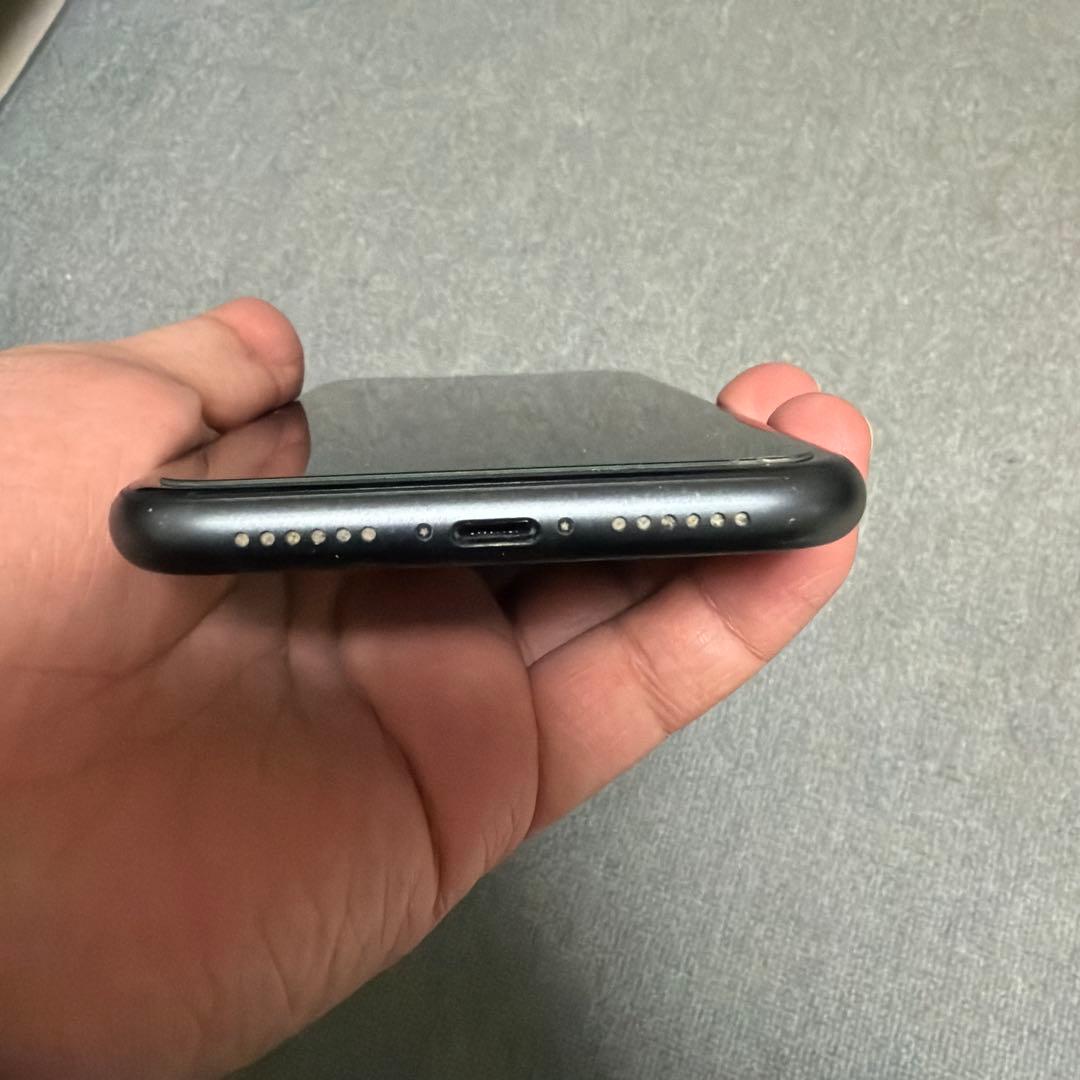 iPhone11本体　ブラック　64GB