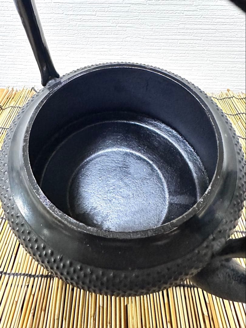 未使用品　成龍堂鋳造所 伝統工芸士 及川　齋（齋峰)造万代屋アラレ3升　南部鉄瓶