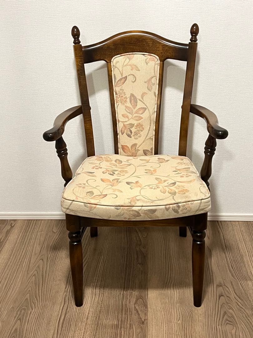 ちほちゃん！美品！カリモク karimoku アームチェア 布張り 木製