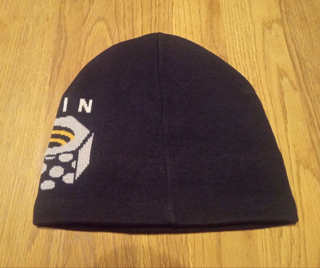 入手困難!!STUSSY×MOUNTAIN HARDWEARコラボニット帽!!