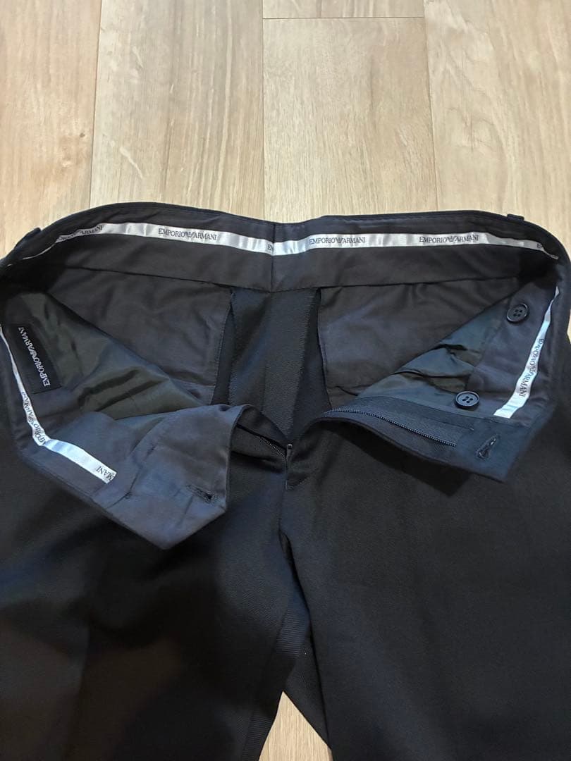 エンポリオ　アルマーニ　ブラック スーツ　ほぼ未使用