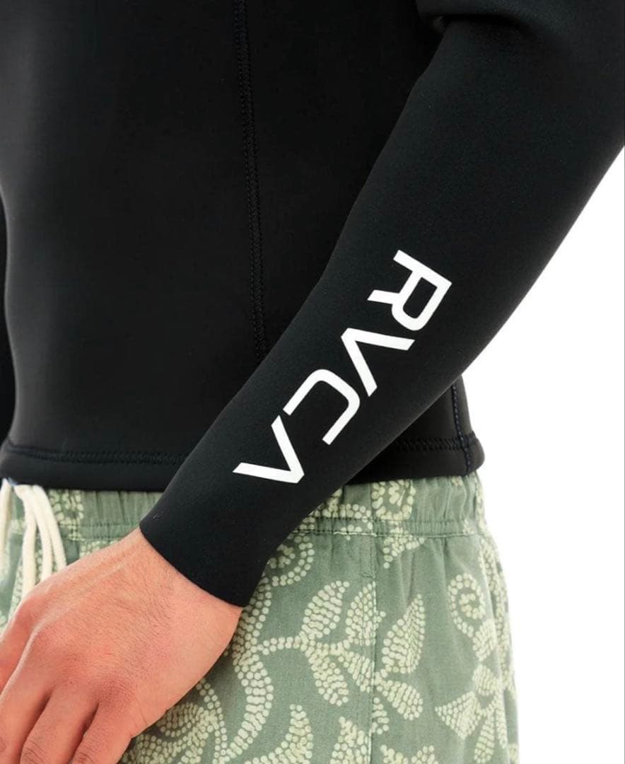 RVCA ブラック 長袖タッパー 背面ジッパー付き