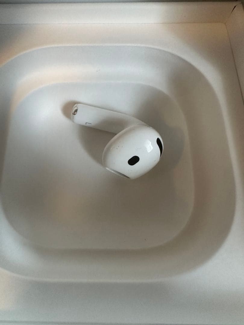 Apple AirPods 4 左耳