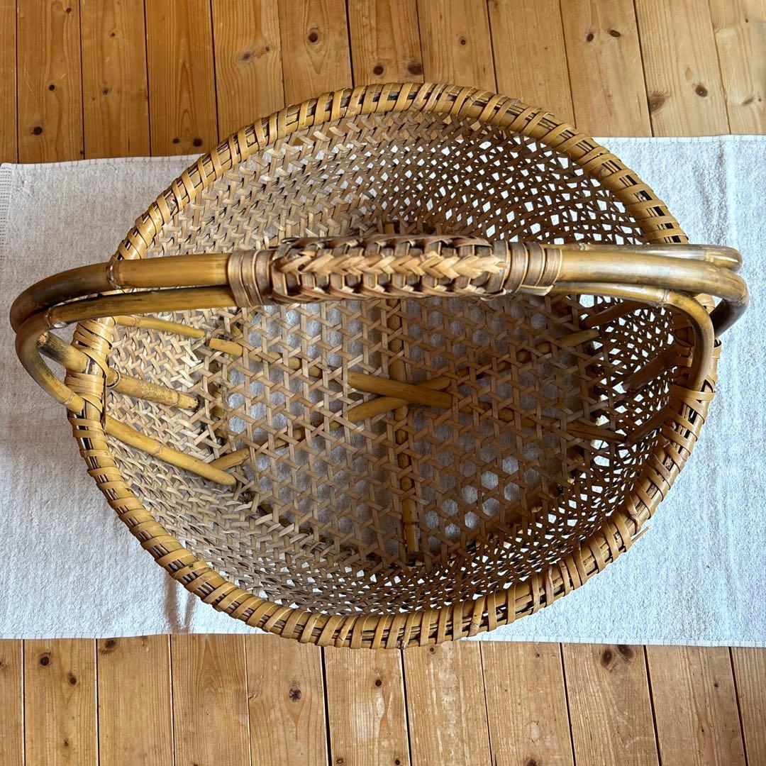 激レア　入手困難　根曲がり竹手籠　昭和レトロな逸品　￼ヴィンテージ　大きなサイズ