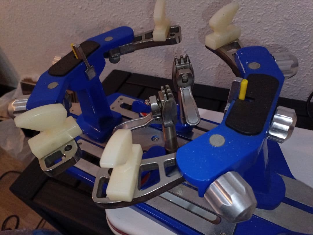 電動ガット張り機　ストリングマシン