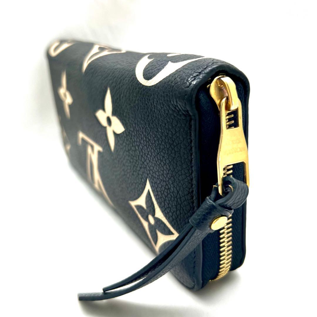 aya-s アンプラント バイカラー モノグラム ジッピーウォレット