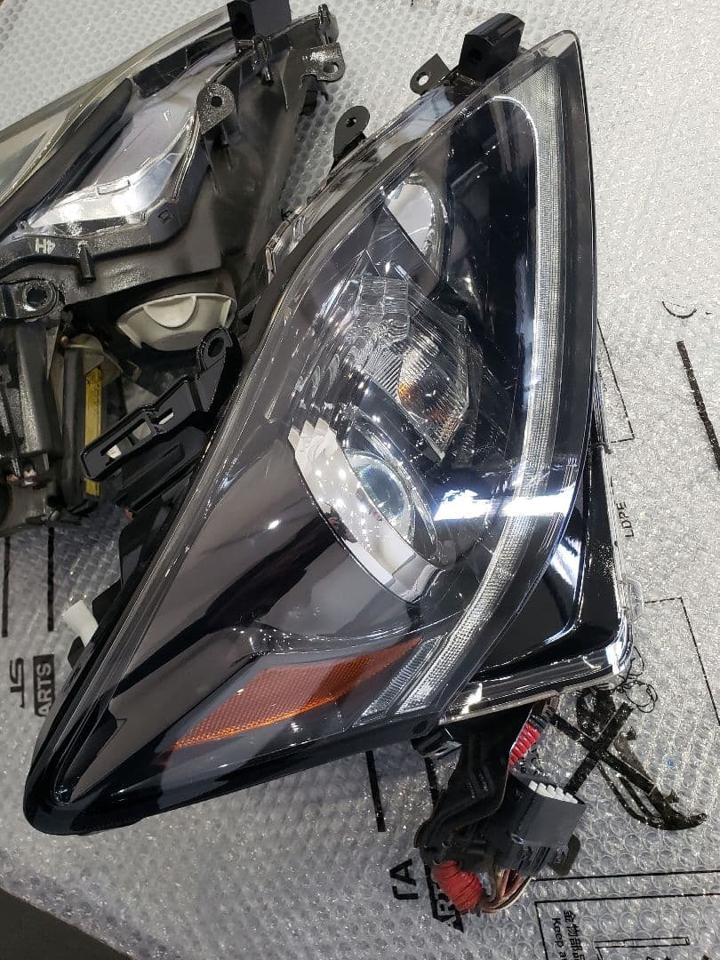 LEXUS IS250 後期純正ヘッドライト⭐中古⭐左右セット⭐クリア塗装済み❗