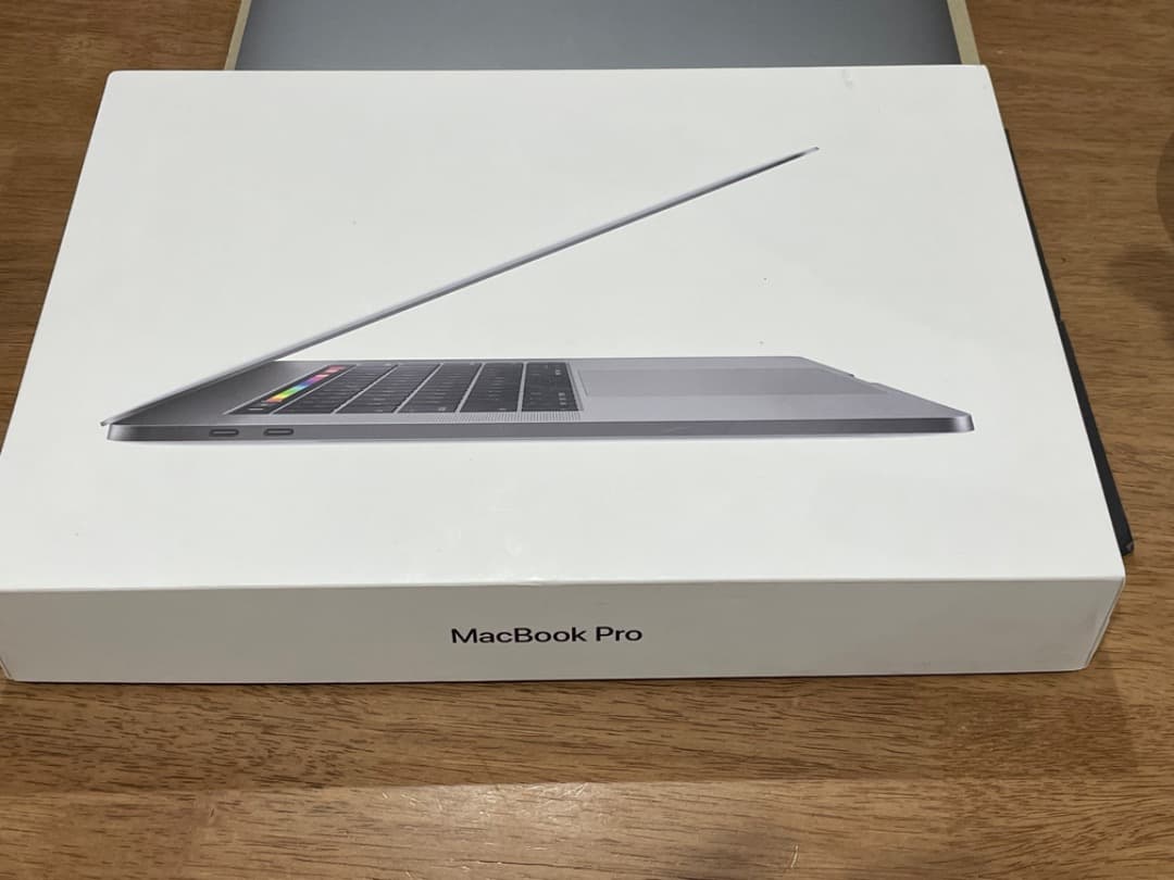 ◯Macbook Pro 2018 2TB 32GB 2.9GHz WIN11
