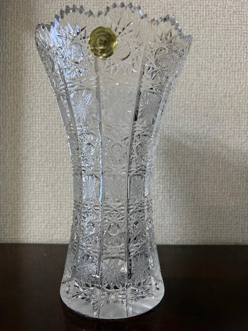 ボヘミアンクリスタル. ハンドカット 花瓶24%Pb0チェコ製 箱 説明書付き