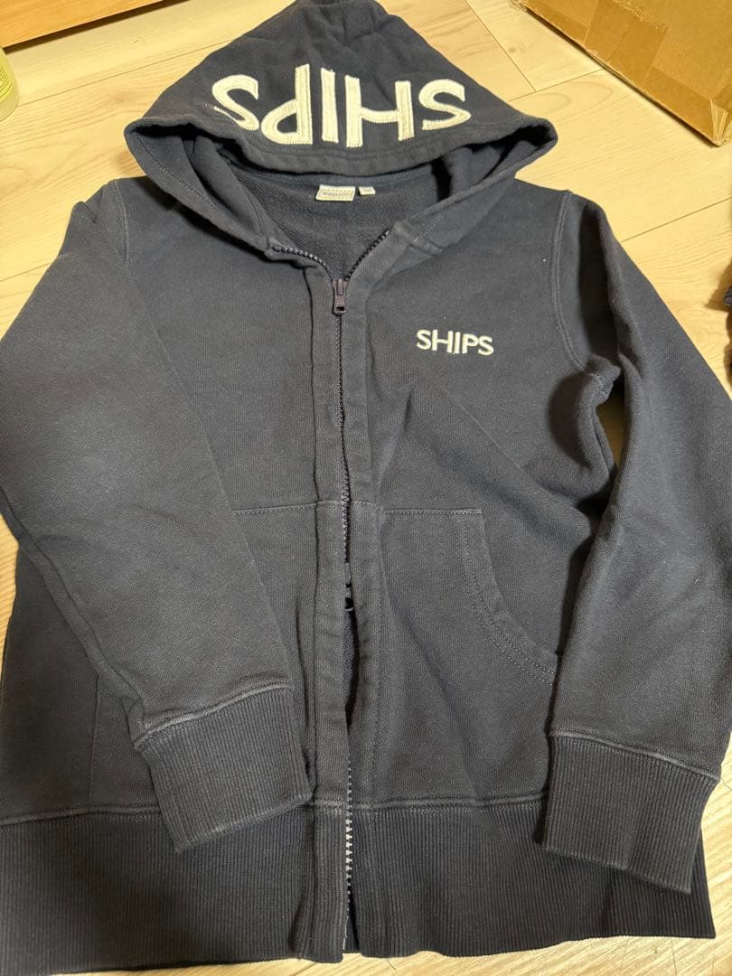 ネイビー♡パーカー♡フードロゴ