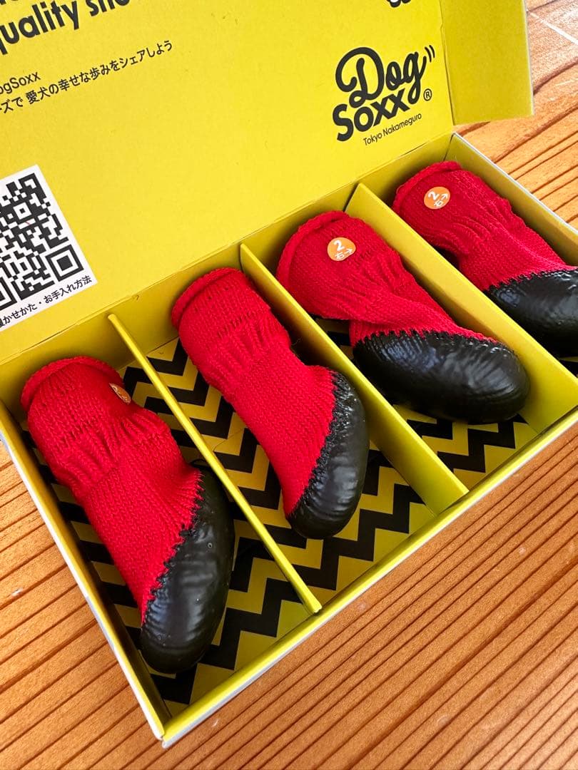 DogSoxx ドッグソックス　試着のみ。犬用ブーツ 赤 サイズ2 4足セット