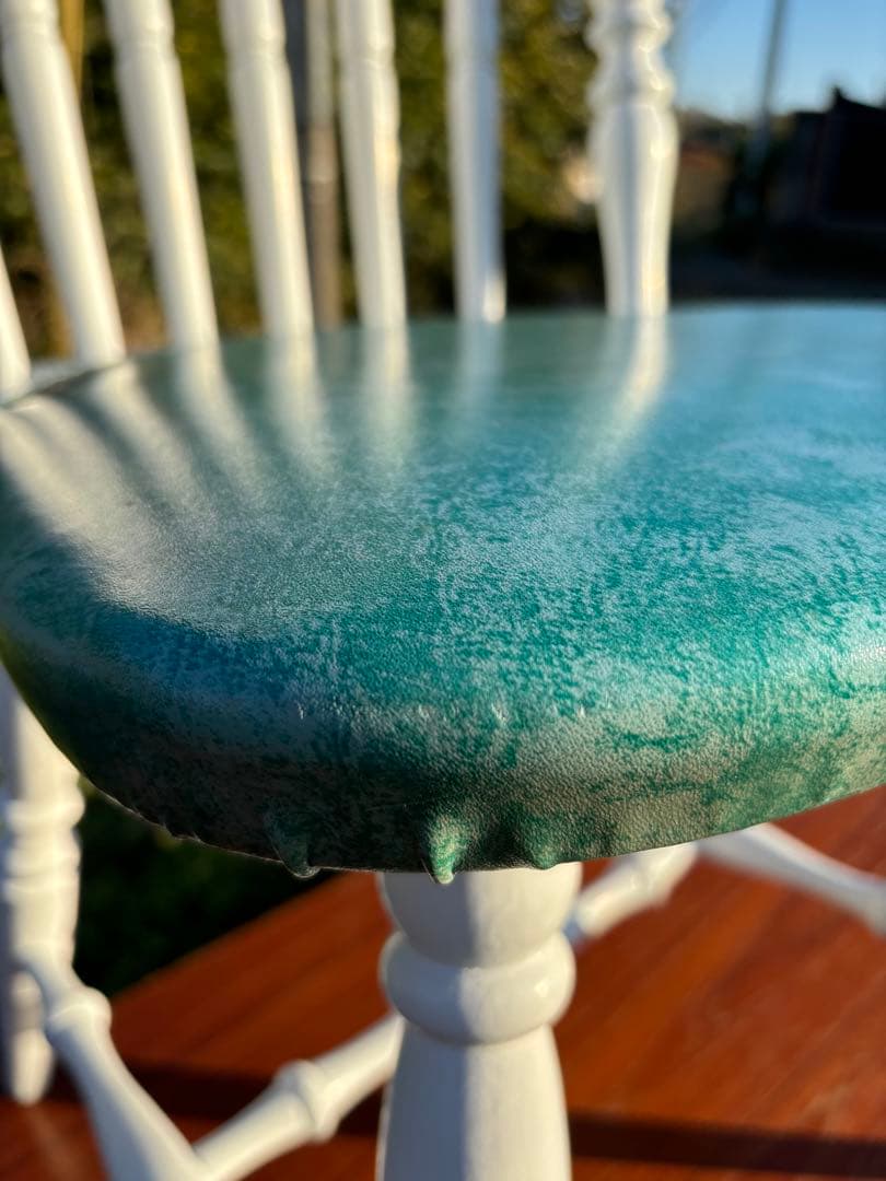 飛騨家具　WINDS太平 白いダイニングチェア② ウィンザーチェア　鋲打ち