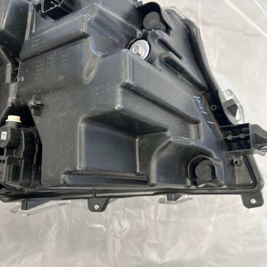 ルーミー左ヘッドライト中古品