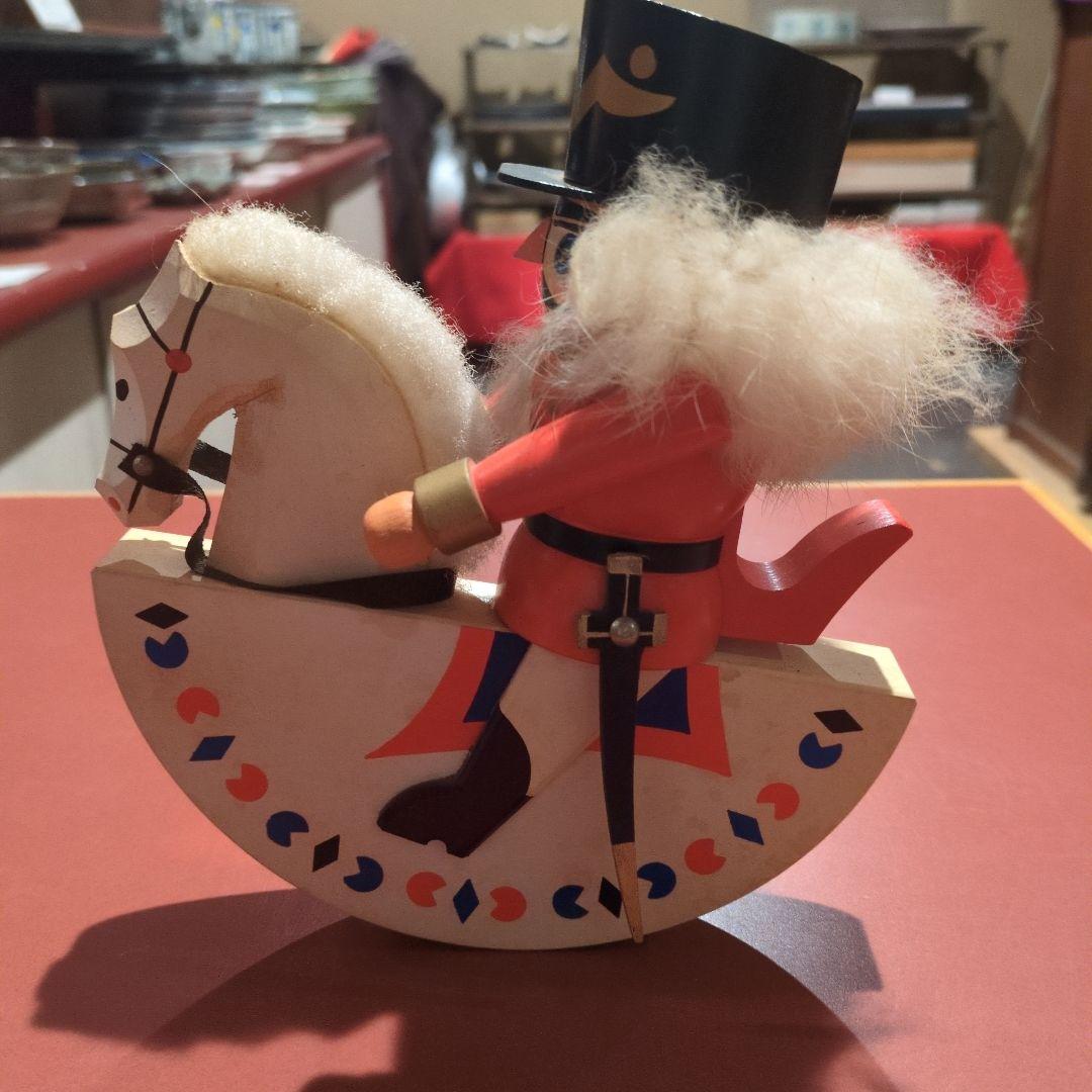 くるみ割り人形　木製乗馬兵士おもちゃ