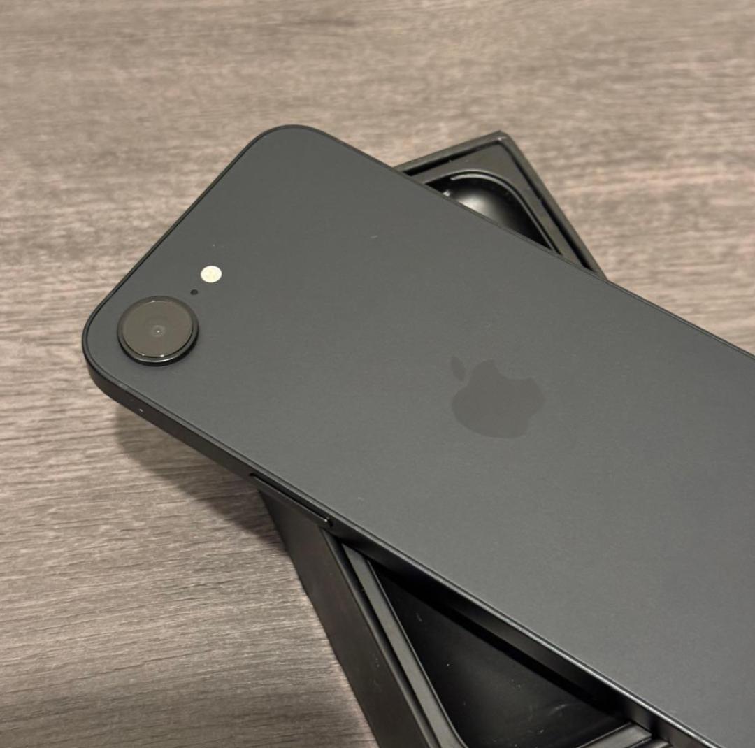 【新品同様】iPhone 16e｜128GB｜SIMフリー