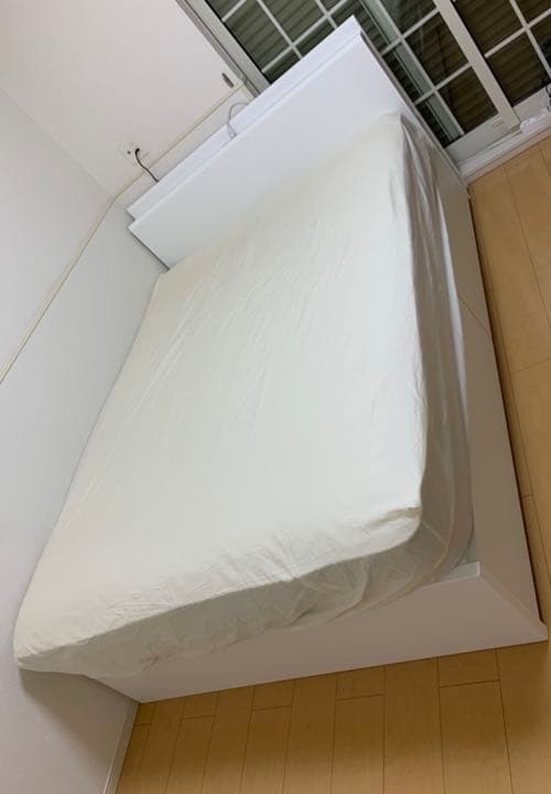 ダブルベッド　収納フレーム.マットレス付き