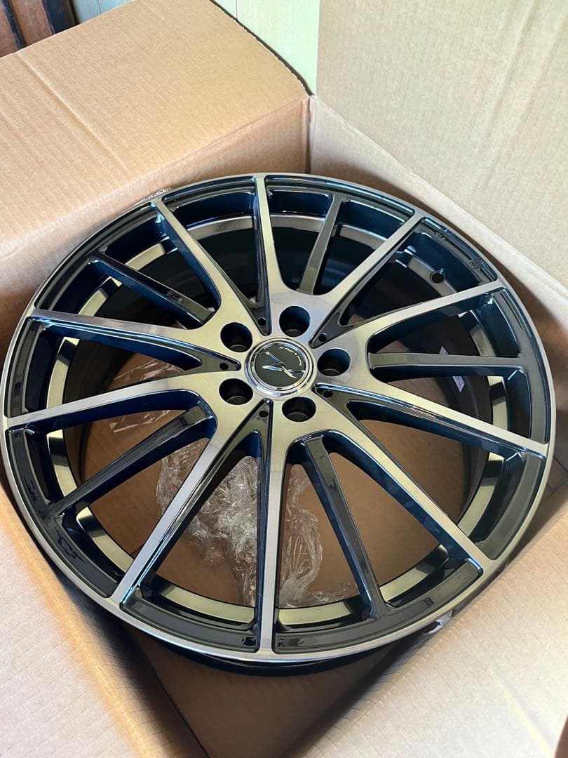 【新品】定価12万 プリウスホイール 18インチ ４本セット 7J PCD100