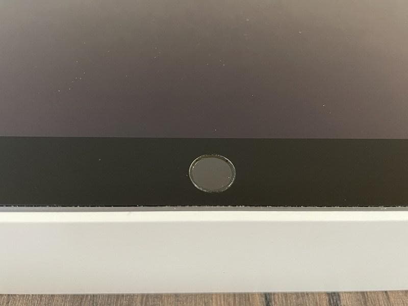 ⑪【美品】iPad Apple 第9世代　Wi-Fiモデル　64GB