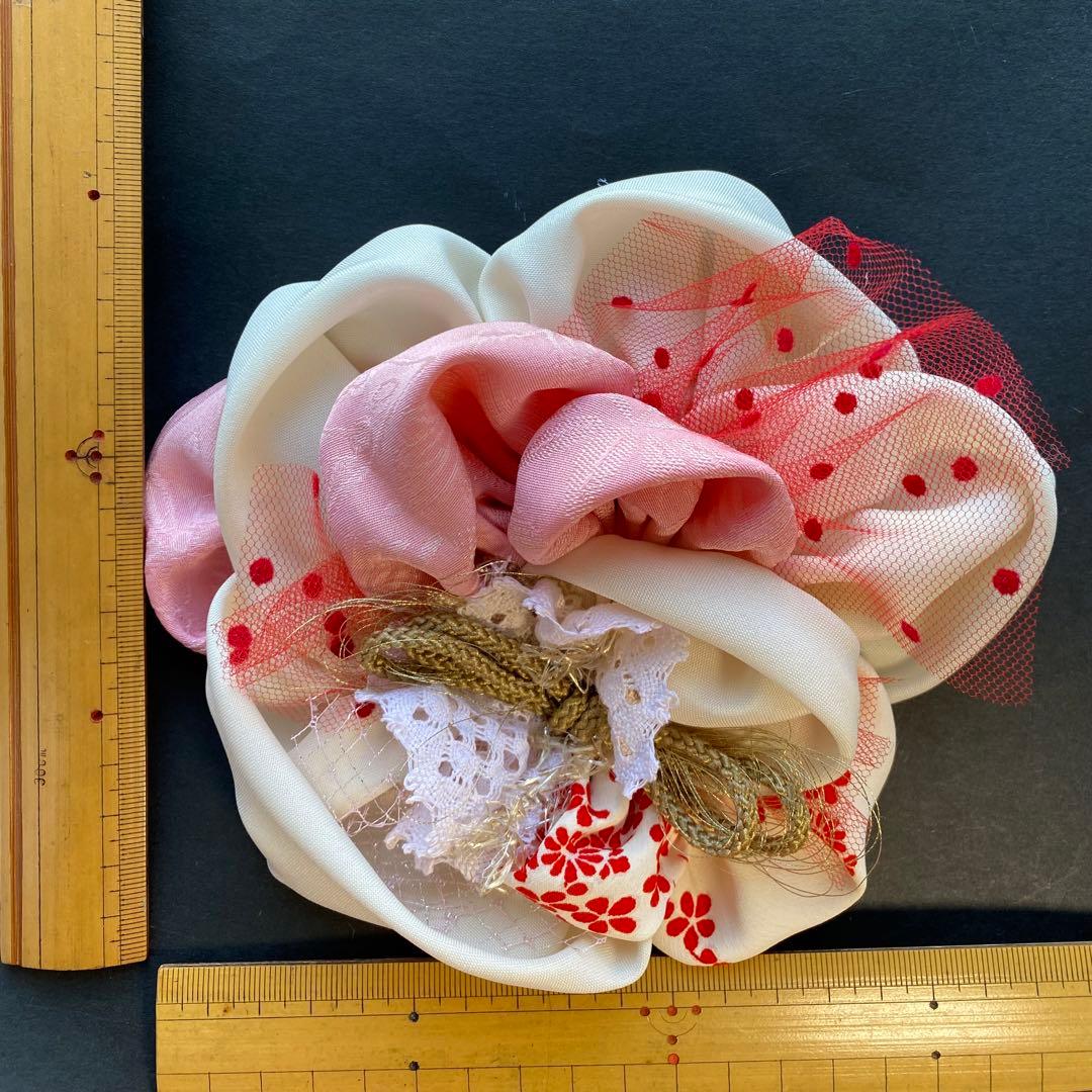 m.y 大きな赤いリボンのヘアアクセサリー とピンクの髪飾り