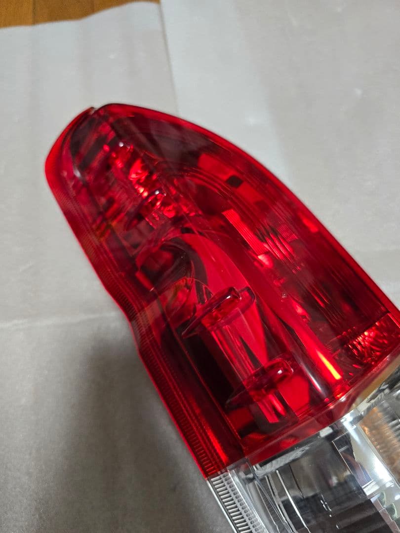 ハイエース 200系 テールライト トヨタ 純正 新車外し 左用 ¹³