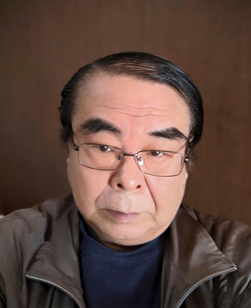 木彫立体　平和観音さまシリーズ　　　　　作品番号 E−6　彫刻家　岩村一博