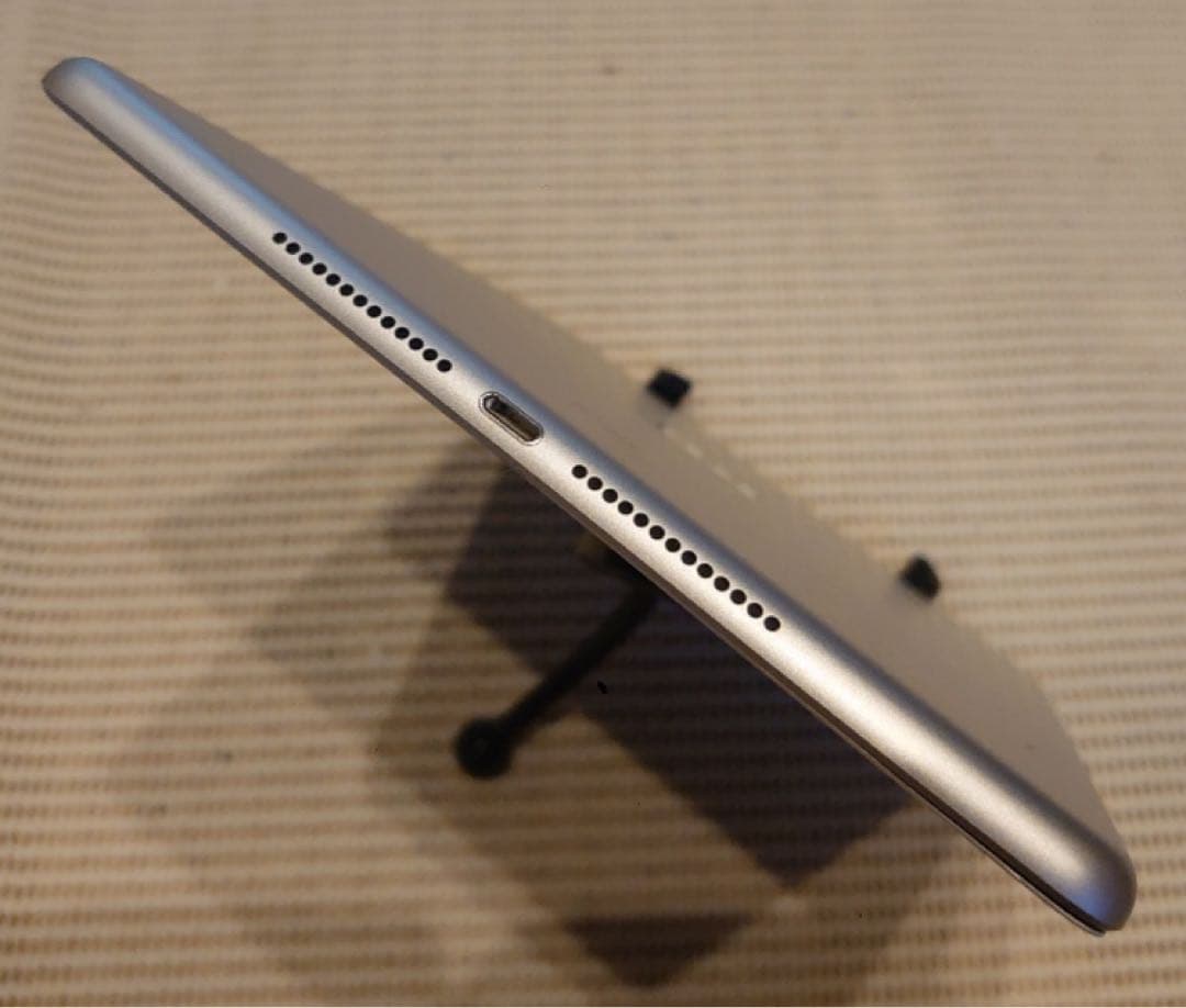 完動品iPad第6世代(A1893)本体128GBグレイ送料込YF010