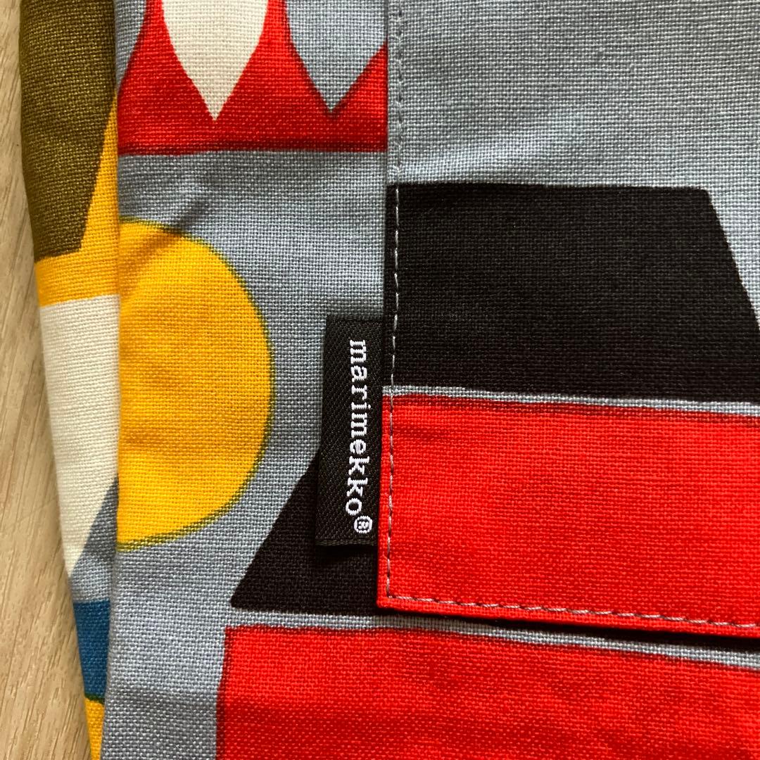 新品未使用　marimekko マリメッコTERVAPÄÄSKY エプロン