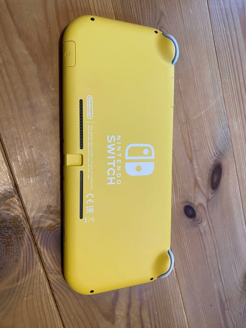 Nintendo Switch Lite イエロー/あつまれどうぶつの森同封