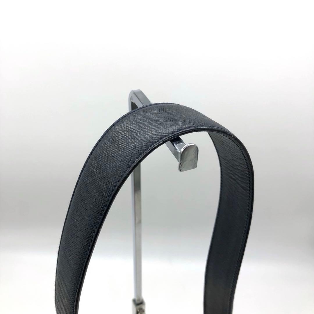 ✨希少・美品✨プラダ ショルダーバッグ ミニ 三角ロゴプレート レザー ネイビー