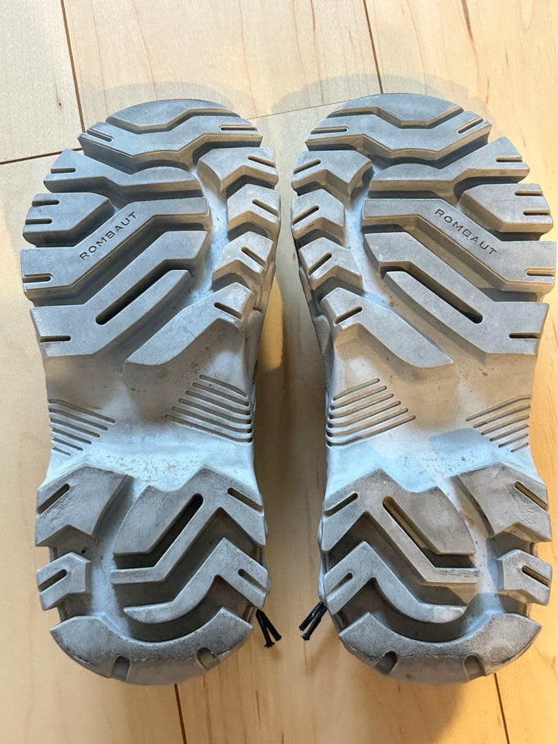 ROMBAUT シルバーフラットシューズ