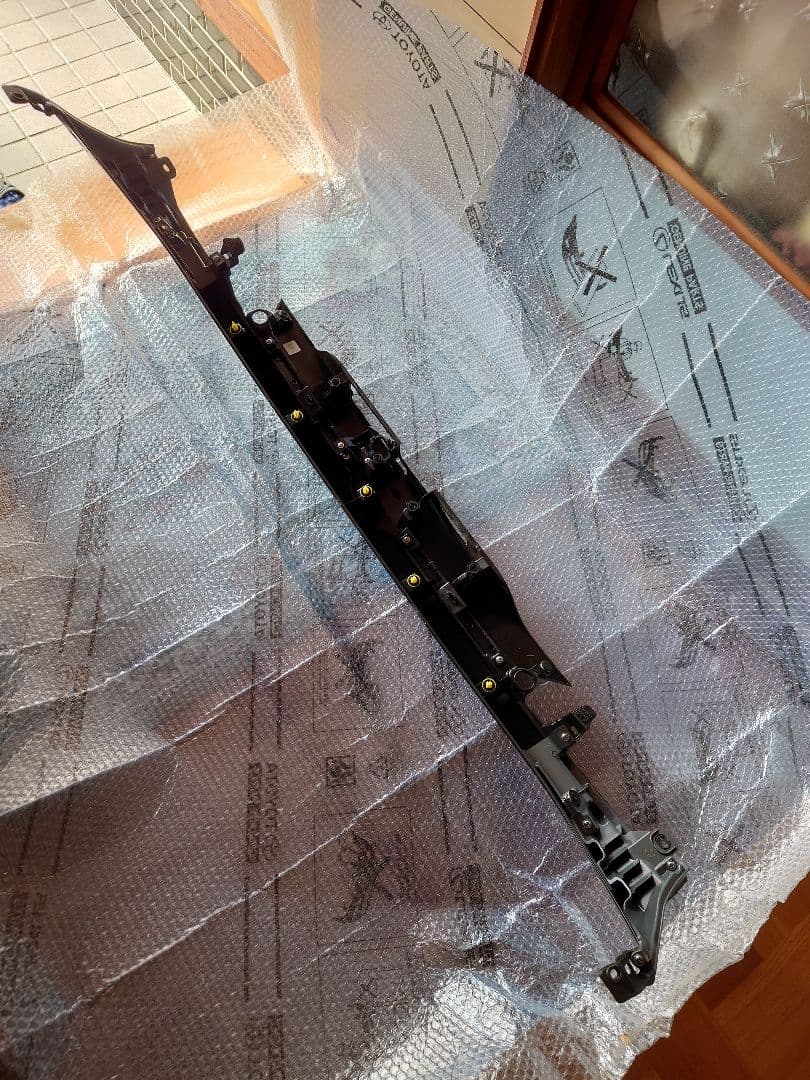 ハリアー60後期 バックドアガーニッシュ