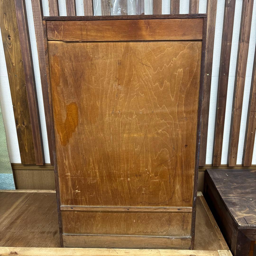 古い木製 ガラス扉キャビネット 古家具 飾り棚 収納棚 【送料込み】